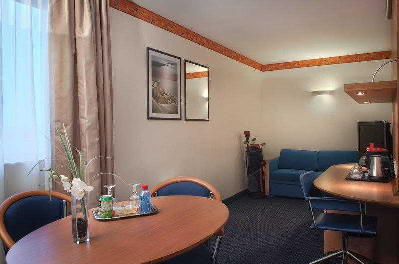 Best Western Plus Paris Saclay Εξωτερικό φωτογραφία